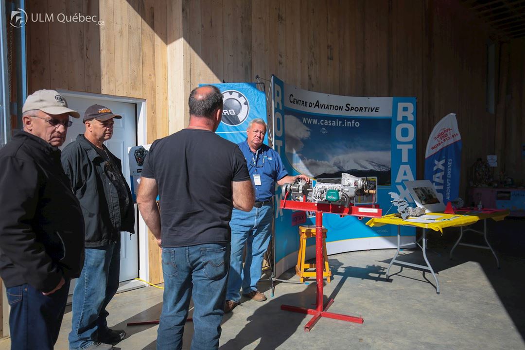 Kiosque mécanicien Rotax aéronautique: CASAIR at Festival ULM Québec